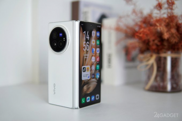 Флагманский смартфон Vivo X Fold3 Pro показали на «шпионских» снимках (11 фото)