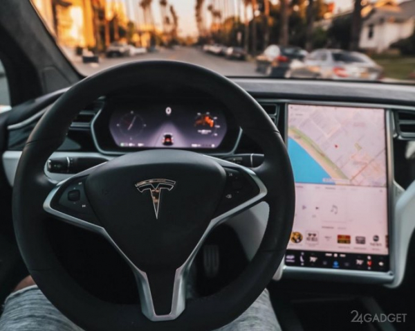 Владельцы электрокаров Tesla начали всё чаще жаловаться на выход из строя руля