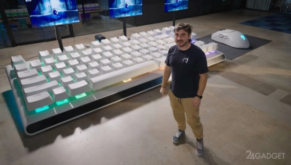 Alienware создала 5-метровую клавиатуру и гигантскую мышь (2 фото + видео)