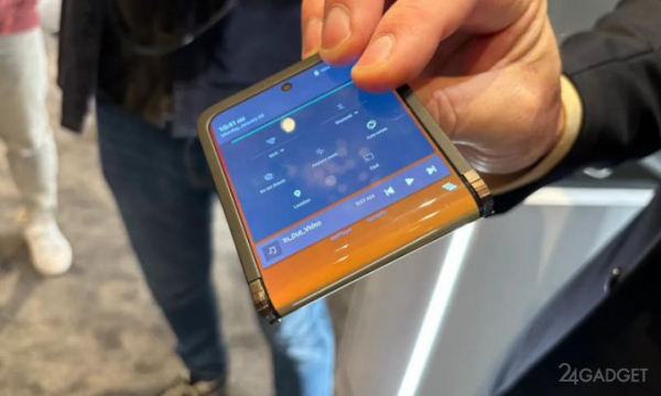 Samsung представила концепт смартфона, который складывается во все стороны (3 фото)