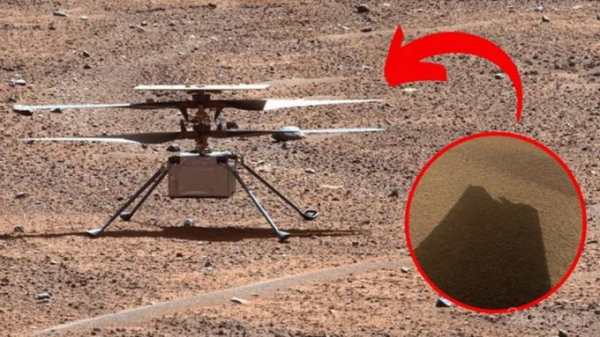 Одинокий и сломанный вертолёт NASA Ingenuity на марсианской дюне попал на камеру марсохода Perseverance