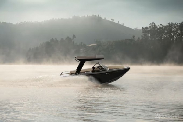 Представлена мощная спортивная электрическая лодка Arc Sport за 258 000$ (4 фото)