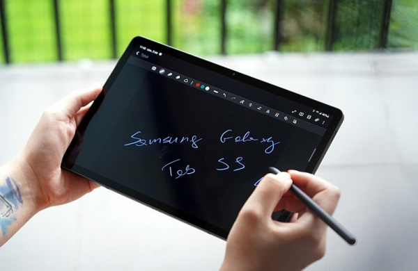 Обзор Samsung Galaxy Tab S9 5G: планшета на Android основного конкурента iPad