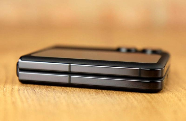 Обзор Oppo Find N2 Flip: ещё одного очень хорошего раскладного смартфона конкурента Samsung Обзор Oppo Find N2 Flip: ещё одного очень хорошего раскладного смартфона конкурента Samsung