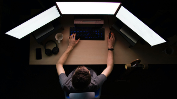 "Ведомости": госкомпании попросили отложить переход на российский софт