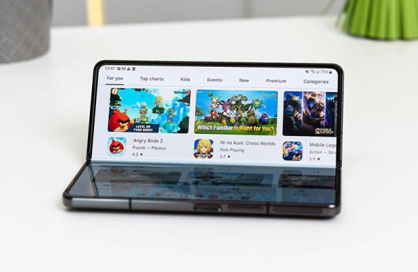 Обзор Samsung Galaxy Z Fold 4: флагманский смартфон и планшет в одном устройстве Обзор Samsung Galaxy Z Fold 4: флагманский смартфон и планшет в одном устройстве