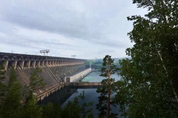 
Создание цифрового хаба. Россия будет строить дата-центры в странах БРИКС    