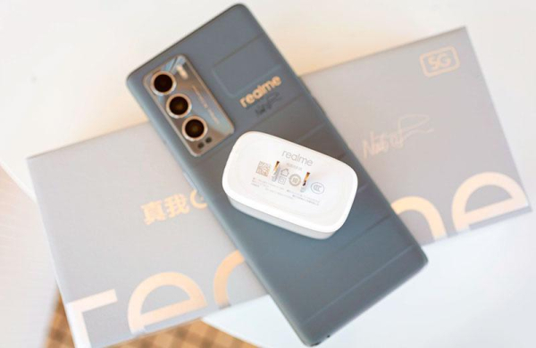 Обзор смартфона Realme GT Master Explorer Edition: красивый и производительный Обзор смартфона Realme GT Master Explorer Edition: красивый и производительный