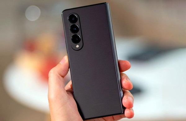 Обзор Samsung Galaxy Z Fold 4: флагманский смартфон и планшет в одном устройстве Обзор Samsung Galaxy Z Fold 4: флагманский смартфон и планшет в одном устройстве