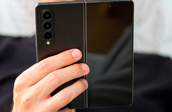 Обзор Samsung Galaxy Z Fold 4: флагманский смартфон и планшет в одном устройстве Обзор Samsung Galaxy Z Fold 4: флагманский смартфон и планшет в одном устройстве