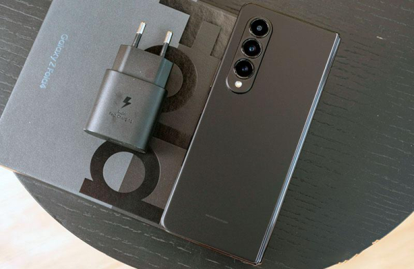 Обзор Samsung Galaxy Z Fold 4: флагманский смартфон и планшет в одном устройстве Обзор Samsung Galaxy Z Fold 4: флагманский смартфон и планшет в одном устройстве