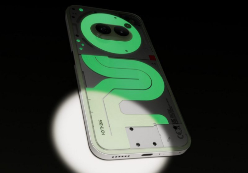Nothing представила первый в мире смартфон, светящийся в темноте — Phone (2a) Plus Community Edition Nothing представила первый в мире смартфон, светящийся в темноте — Phone (2a) Plus Community Edition