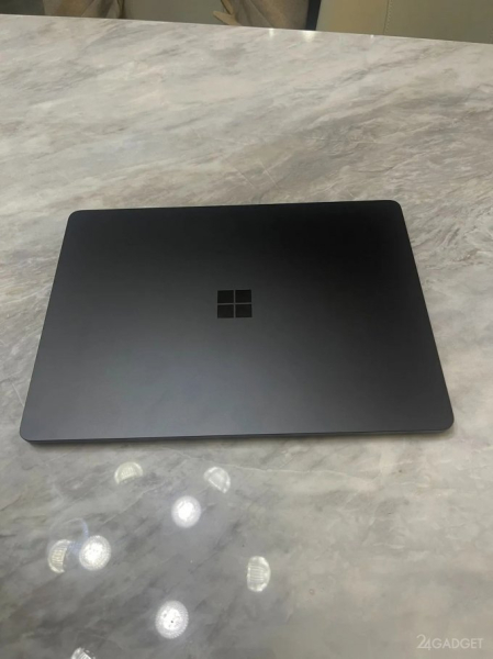 В сети засветился прототип ноутбука Microsoft на Intel Core Ultra 200 (4 фото) В сети засветился прототип ноутбука Microsoft на Intel Core Ultra 200 (4 фото)
