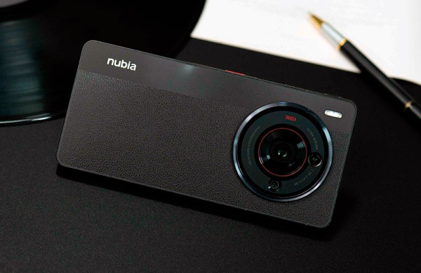 Обзор Nubia Z50S Pro: премиального смартфона с уникальным дизайном и оснащением