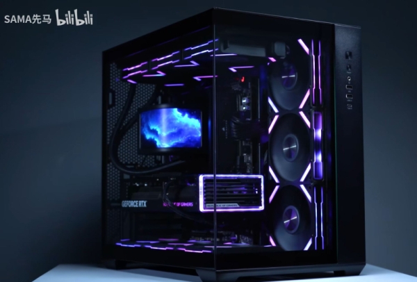 В Китае выпустили жидкостный кулер с 6,8-дюймовым изогнутым OLED-экраном за $137 