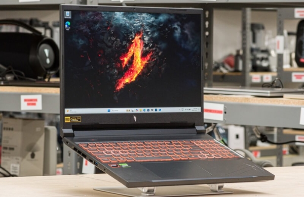 Обзор Acer Nitro V 16: среднего игрового ноутбука с железом топ-уровня Обзор Acer Nitro V 16: среднего игрового ноутбука с железом топ-уровня