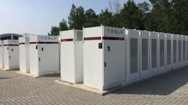 У Tesla взлетели поставки литиевых батарей Megapack &mdash; возобновляемая энергетика сорит деньгами 