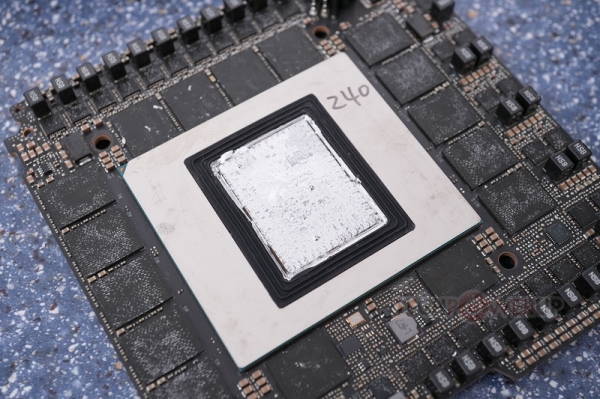 Выяснилось, как замена жидкого металла на термопасту в GeForce RTX 5090 FE влияет на температуру GPU и производительность Выяснилось, как замена жидкого металла на термопасту в GeForce RTX 5090 FE влияет на температуру GPU и производительность