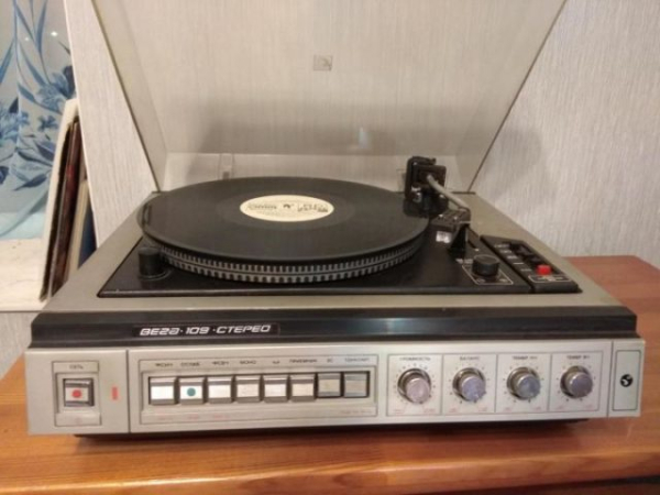 5 ритуалов, без которых музыку на советских магнитофонах не слушали