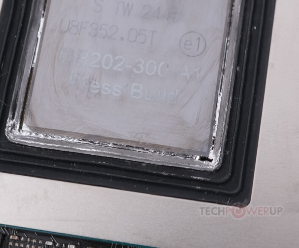 Выяснилось, как замена жидкого металла на термопасту в GeForce RTX 5090 FE влияет на температуру GPU и производительность Выяснилось, как замена жидкого металла на термопасту в GeForce RTX 5090 FE влияет на температуру GPU и производительность