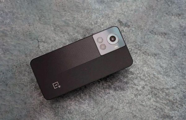 Обзор OnePlus 10R: нового смартфона со знакомыми возможностями