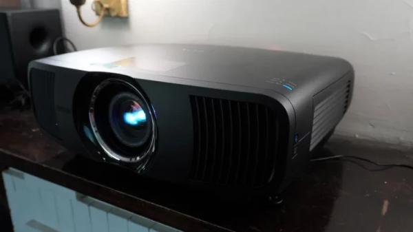 Лучший 4K-проектор 2025 года: лучшие проекторы для домашнего кинотеатра