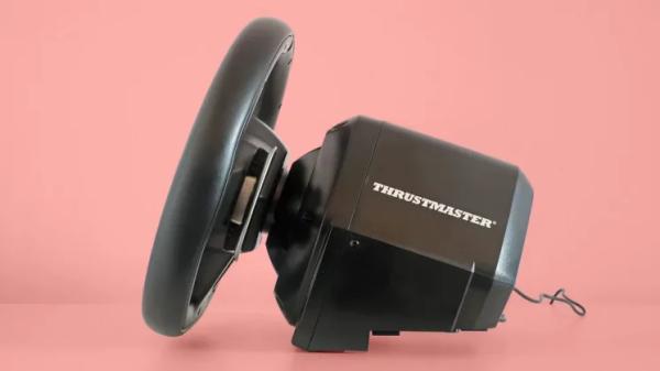 Лучшие игровые гоночные рули 2025 года: модели от Thrustmaster, Logitech и других производителей