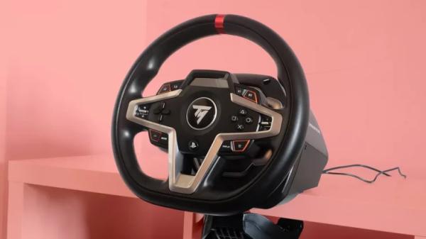 Лучшие игровые гоночные рули 2025 года: модели от Thrustmaster, Logitech и других производителей