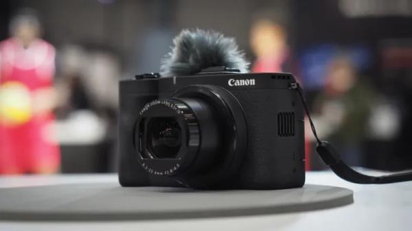 Обзор Canon PowerShot V1: станет ли эта компактная камера убийцей Sony ZV?