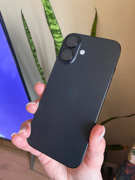 5 фактов, почему iPhone выигрывает у Android в 2025 году 5 фактов, почему iPhone выигрывает у Android в 2025 году