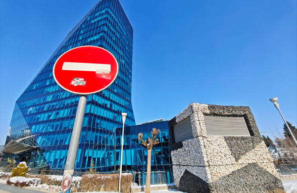 Обзор Xiaomi 15: топового компактного смартфона с невероятной производительностью