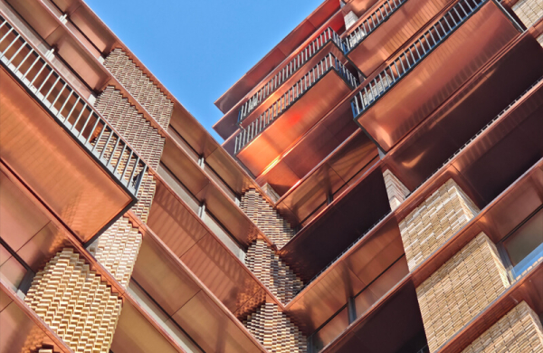 Обзор Xiaomi 15: топового компактного смартфона с невероятной производительностью