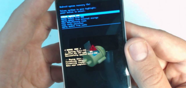 Что делать, если Xiaomi не включается и не заряжается