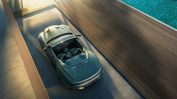 Aston Martin Vanquish Volante 2026: роскошь и мощь под открытым небом Aston Martin Vanquish Volante 2026: роскошь и мощь под открытым небом