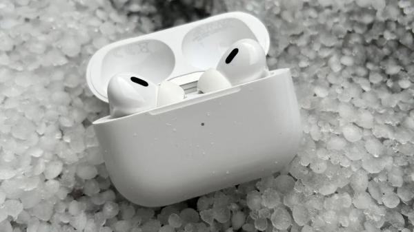 Beats Powerbeats Pro 2 против AirPods Pro 2: какие наушники лучше?