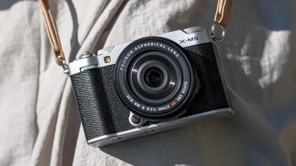 Canon EOS R50 V vs Fujifilm X-M5: битва новичков 2025 Canon EOS R50 V vs Fujifilm X-M5: битва новичков 2025