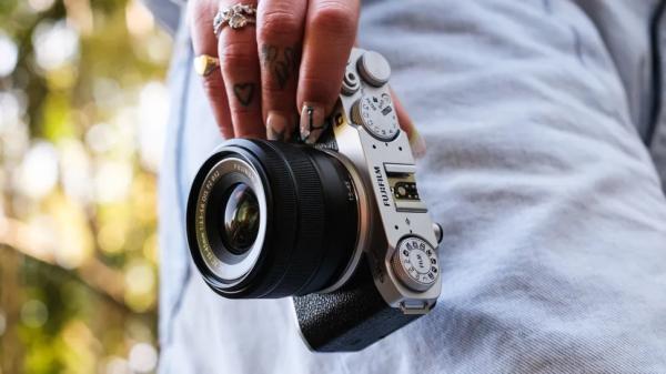 Canon EOS R50 V vs Fujifilm X-M5: битва новичков 2025 Canon EOS R50 V vs Fujifilm X-M5: битва новичков 2025