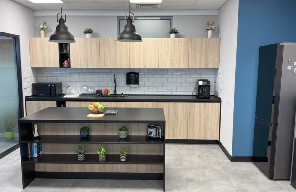 Обзор Apple iPad 11 (2025): почти лучшего планшета для повседневных задач