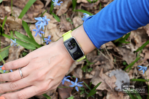 Фитнес-браслет HUAWEI Band 10: настоящий металл Фитнес-браслет HUAWEI Band 10: настоящий металл