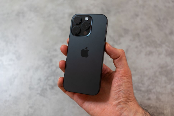 Лучший iPhone в 2025 году: топ-10 телефонов Apple Лучший iPhone в 2025 году: топ-10 телефонов Apple