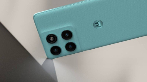 Motorola представила смартфон Edge 60 Fusion &mdash; изогнутый дисплей, поддержка ИИ и полная защита от воды и ударов