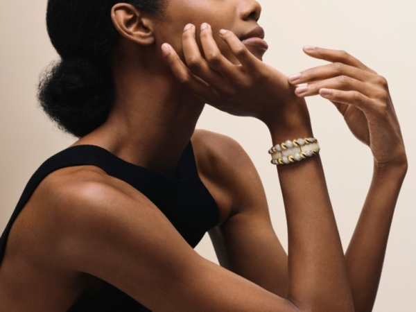 Новые часы Cartier используют алхимию камня и металла: обзор коллекции Новые часы Cartier используют алхимию камня и металла: обзор коллекции