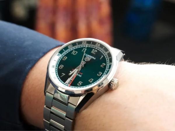 Новые часы TAG Heuer Carrera Day-Date 2025: стиль и точность