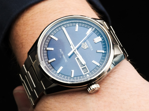 Новые часы TAG Heuer Carrera Day-Date 2025: стиль и точность