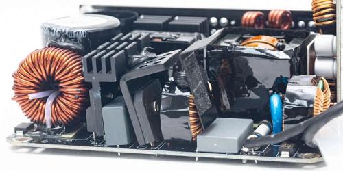 Обзор блока питания Lian Li SFX SP850 Обзор блока питания Lian Li SFX SP850