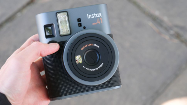 Обзор Instax Mini 41: новый дизайн любимой линейки Fujifilm