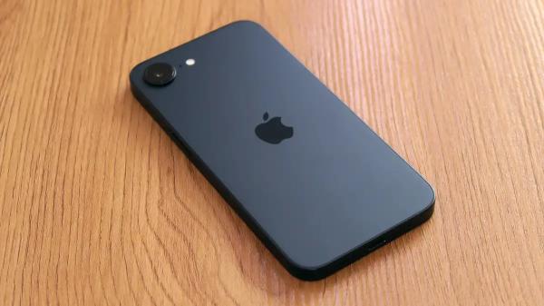 Обзор телефона iPhone 16e: я не понимаю, для кого вообще он создан Обзор телефона iPhone 16e: я не понимаю, для кого вообще он создан