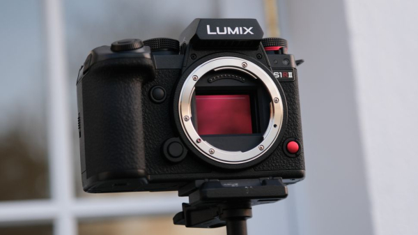 Panasonic Lumix S1R II и S5 IIX: выбор между мощью и гибкостью Panasonic Lumix S1R II и S5 IIX: выбор между мощью и гибкостью