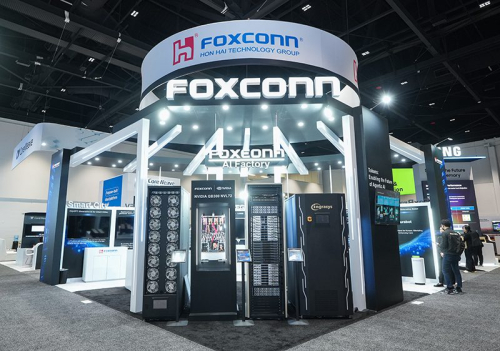 Выручка Foxconn снова выросла из-за спроса на ИИ-серверы, но будущее туманно из-за пошлин