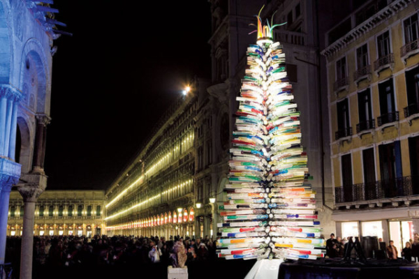 Будущее наступило! 7 самых высокотехнологичных елок в мире